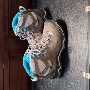 Keen Waterproof Hiking Boots Size 8